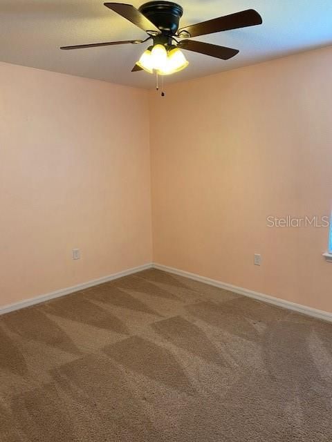 合同活跃: $2,450 (4 贝兹, 2 浴室, 2443 平方英尺)