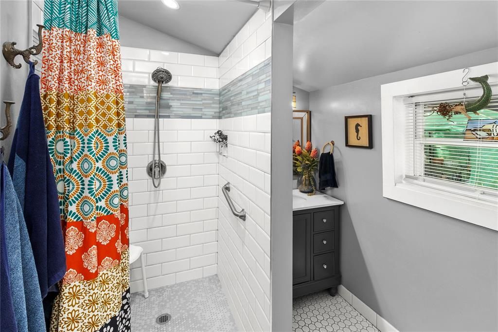 For Sale: $389,900 (4 beds, 2 baths, 2058 Square Feet)