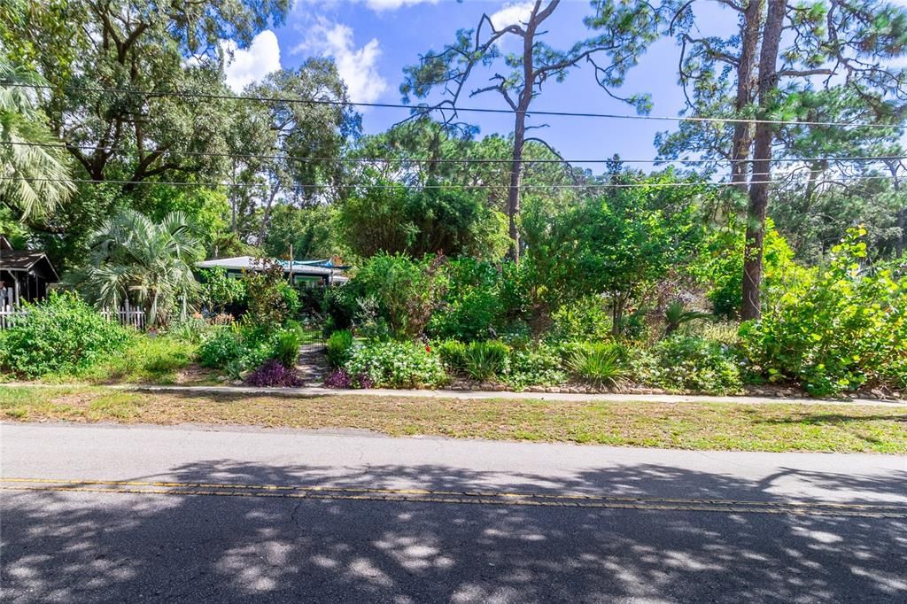 For Sale: $389,900 (4 beds, 2 baths, 2058 Square Feet)