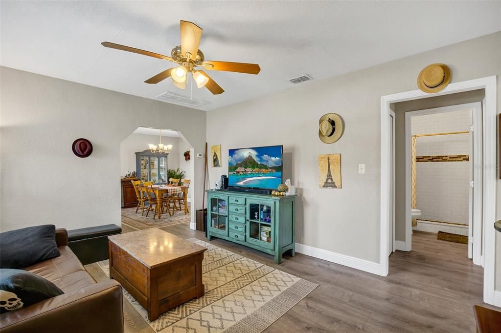 На продажу: $231,000 (0 спален, 0 ванн, 1190 Квадратных фут)