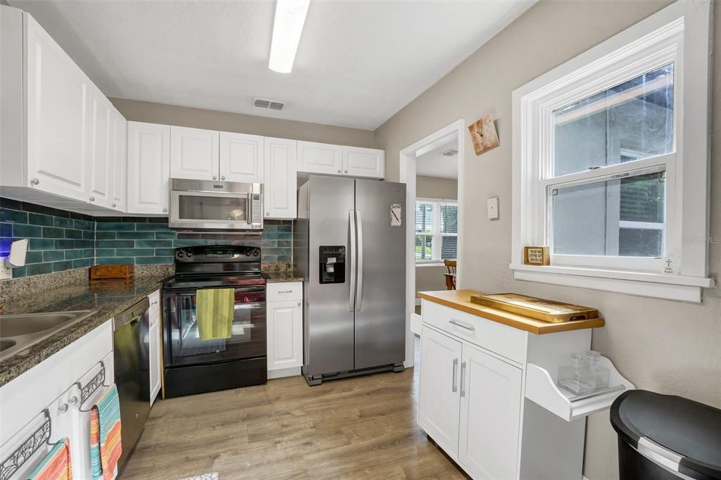 На продажу: $231,000 (0 спален, 0 ванн, 1190 Квадратных фут)