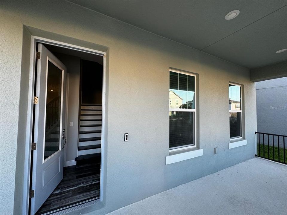 For Rent: $2,940 (4 beds, 2 baths, 1868 Square Feet)