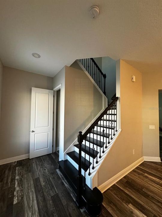 For Rent: $2,940 (4 beds, 2 baths, 1868 Square Feet)