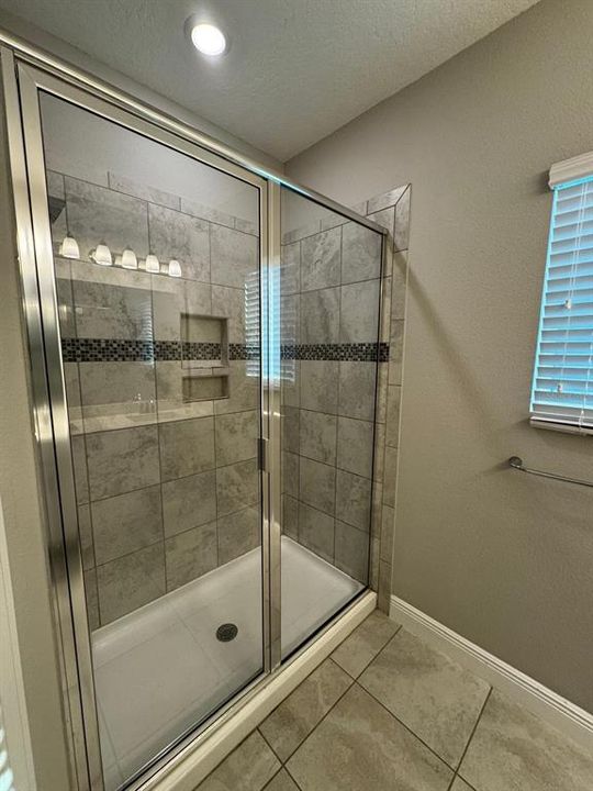 For Rent: $2,940 (4 beds, 2 baths, 1868 Square Feet)