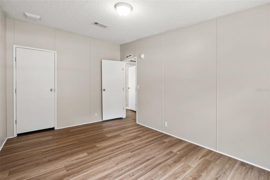 For Sale: $269,762 (4 beds, 2 baths, 2356 Square Feet)