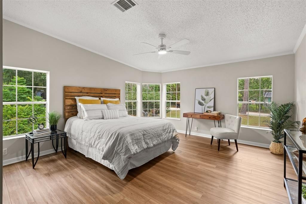 For Sale: $269,762 (4 beds, 2 baths, 2356 Square Feet)