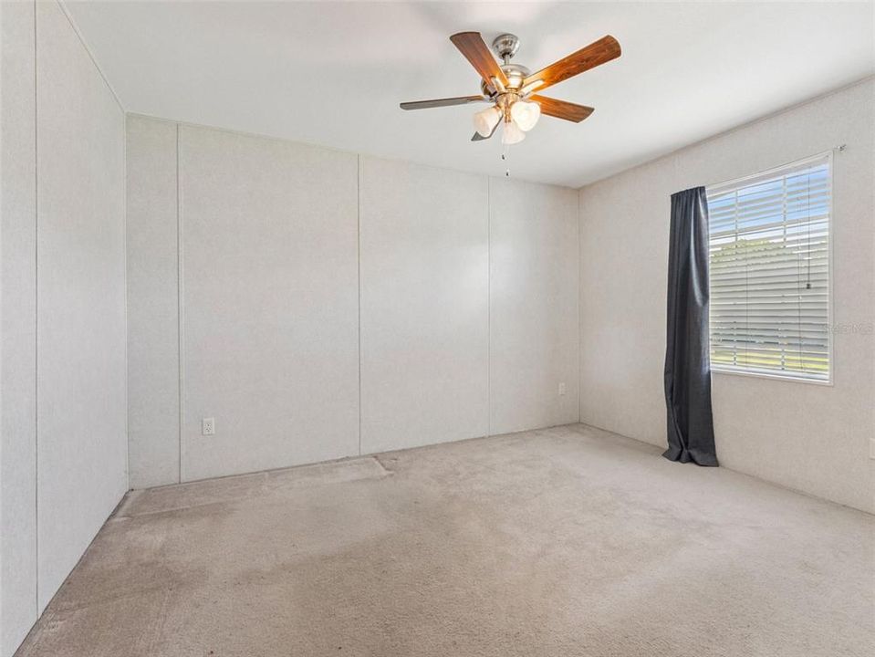 На продажу: $215,000 (4 спален, 2 ванн, 1512 Квадратных фут)