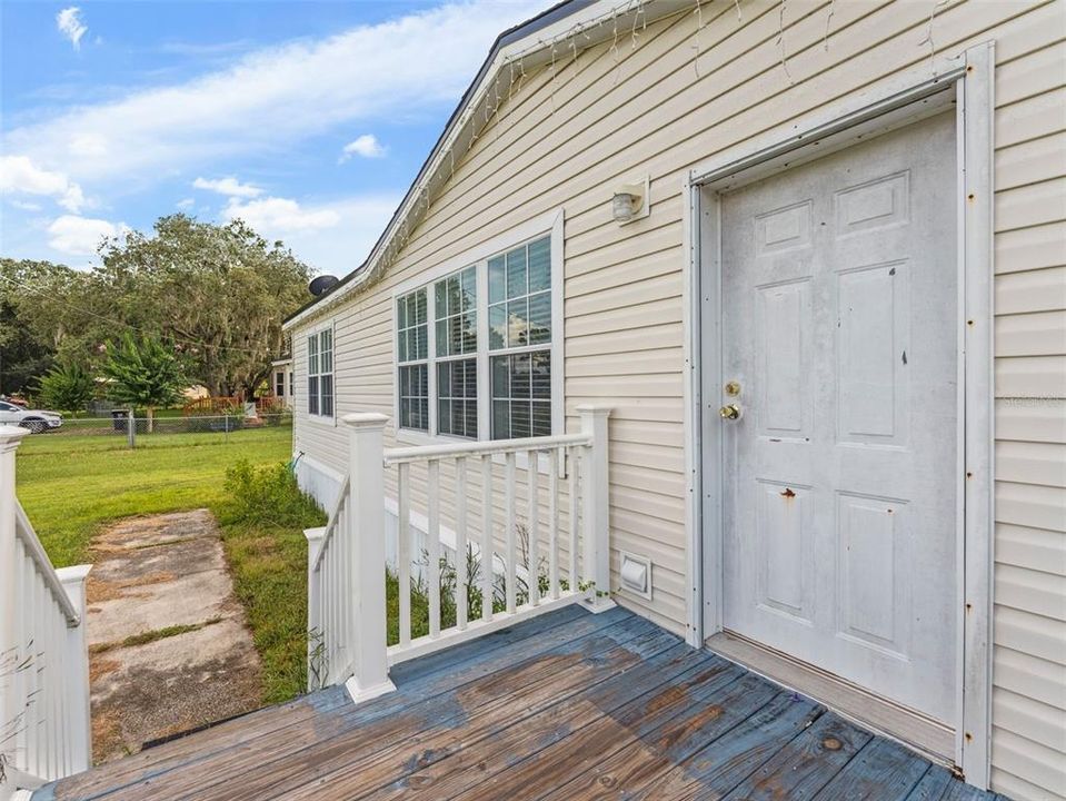 На продажу: $215,000 (4 спален, 2 ванн, 1512 Квадратных фут)