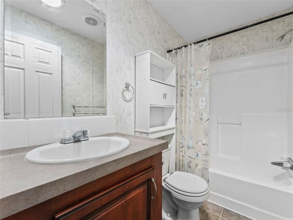 На продажу: $215,000 (4 спален, 2 ванн, 1512 Квадратных фут)