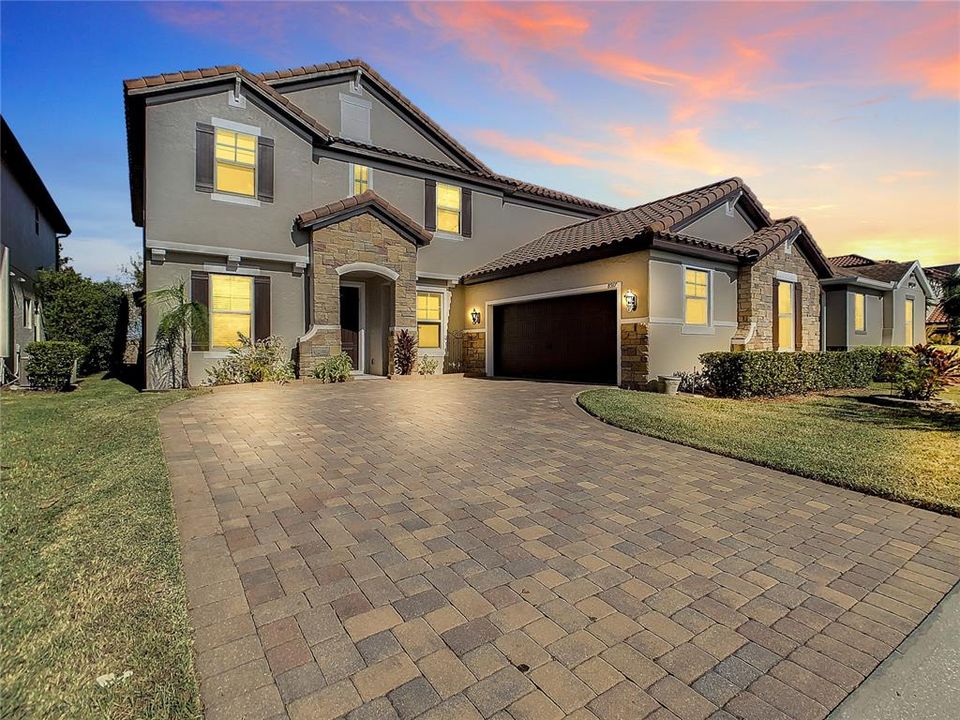 最近租的: $4,800 (5 贝兹, 4 浴室, 3914 平方英尺)