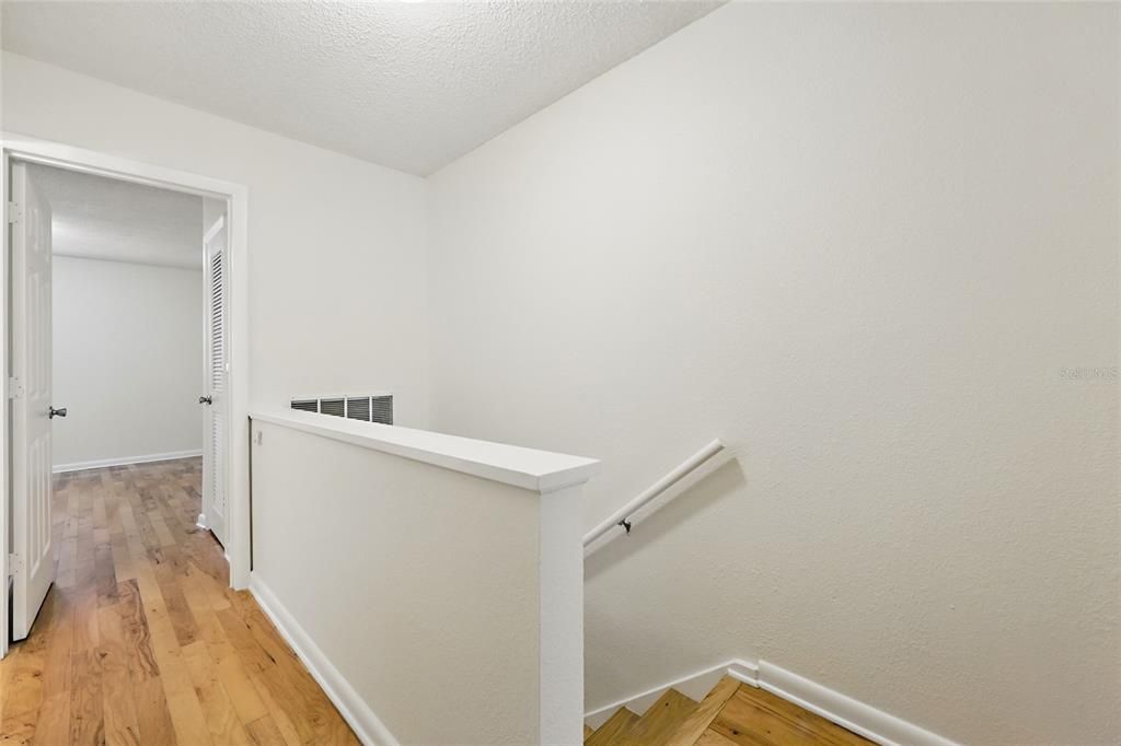 For Sale: $169,900 (2 beds, 3 baths, 1042 Square Feet)