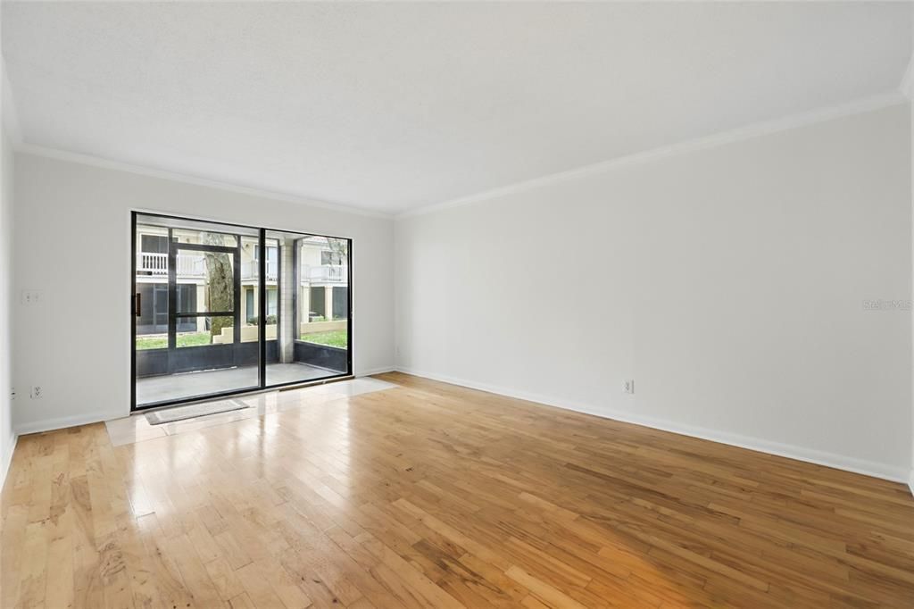 For Sale: $169,900 (2 beds, 3 baths, 1042 Square Feet)