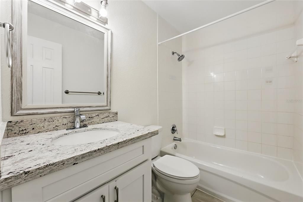 For Sale: $169,900 (2 beds, 3 baths, 1042 Square Feet)