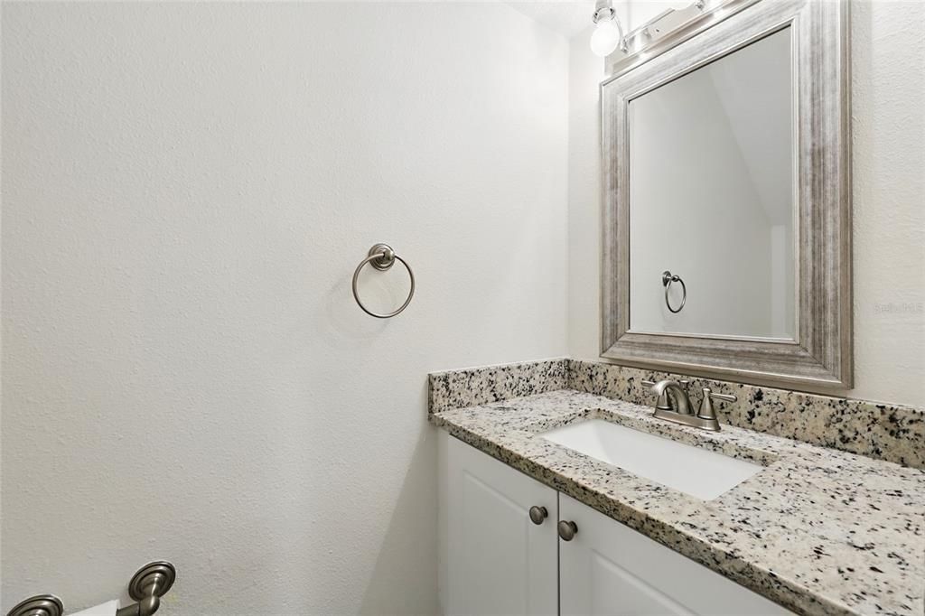 For Sale: $169,900 (2 beds, 3 baths, 1042 Square Feet)