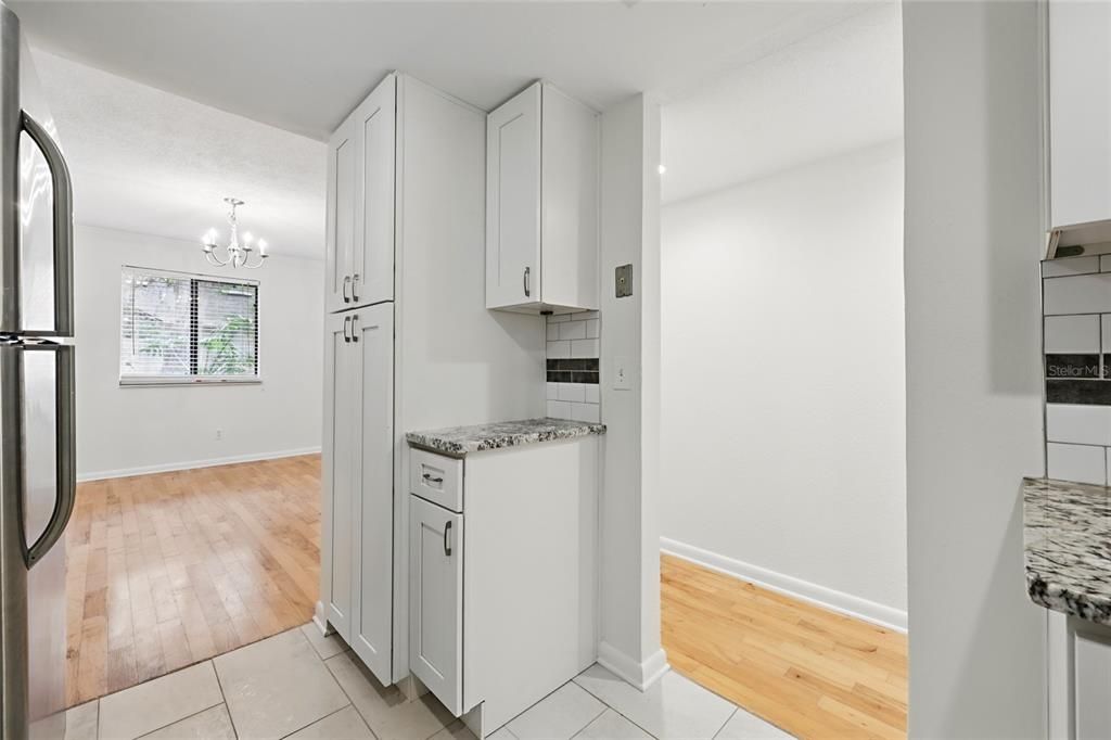 For Sale: $169,900 (2 beds, 3 baths, 1042 Square Feet)