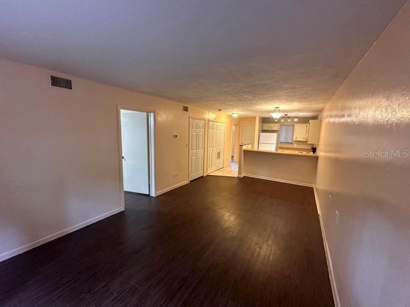 На продажу: $122,500 (2 спален, 2 ванн, 874 Квадратных фут)