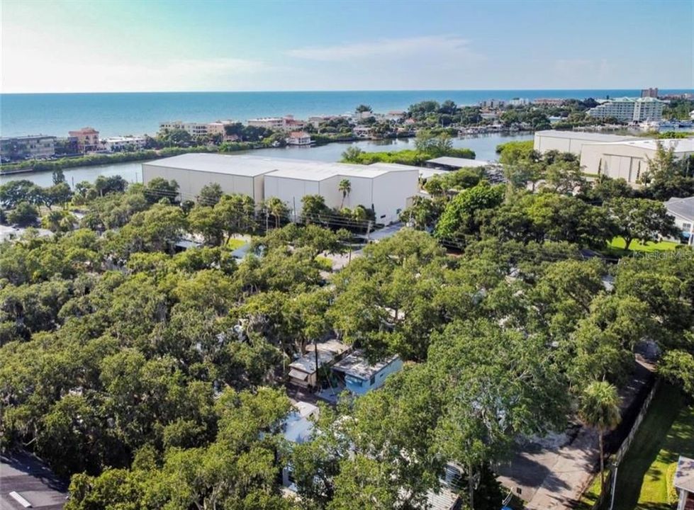 Под контрактом: $1,300,000 (440 спален, 0 ванн, 100 Квадратных фут)