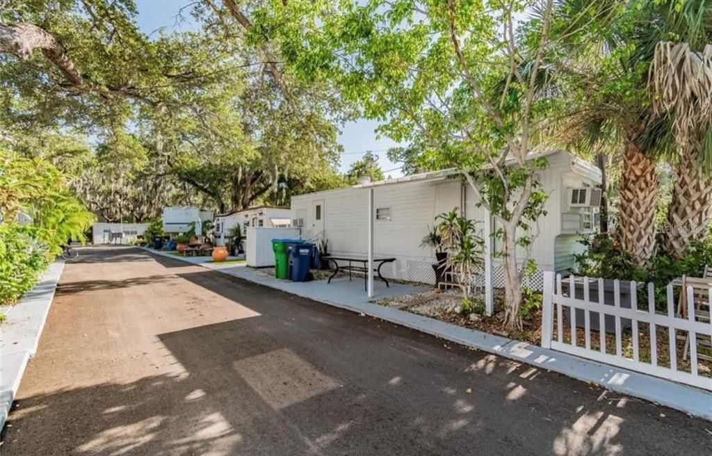 Под контрактом: $1,300,000 (440 спален, 0 ванн, 100 Квадратных фут)