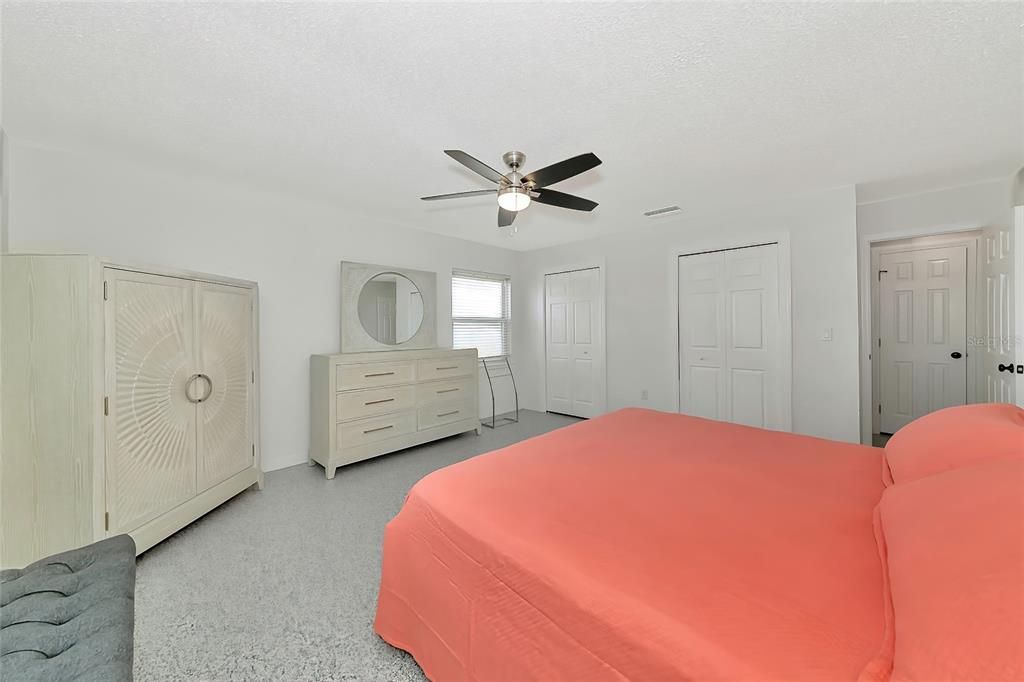 Activo con contrato: $525,000 (3 camas, 2 baños, 1602 Pies cuadrados)