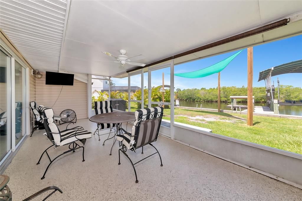 Activo con contrato: $525,000 (3 camas, 2 baños, 1602 Pies cuadrados)