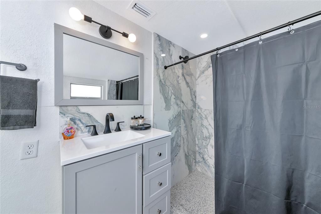 Activo con contrato: $525,000 (3 camas, 2 baños, 1602 Pies cuadrados)