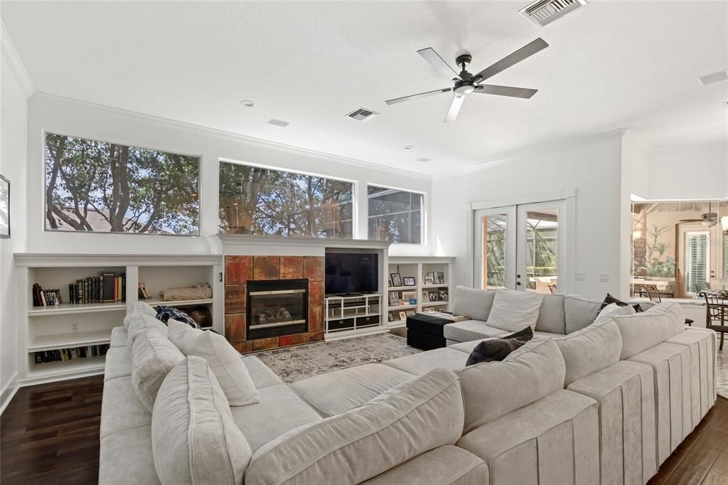 For Sale: $1,080,000 (4 beds, 4 baths, 4676 Square Feet)