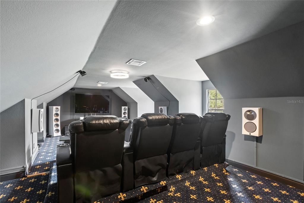 For Sale: $1,080,000 (4 beds, 4 baths, 4676 Square Feet)