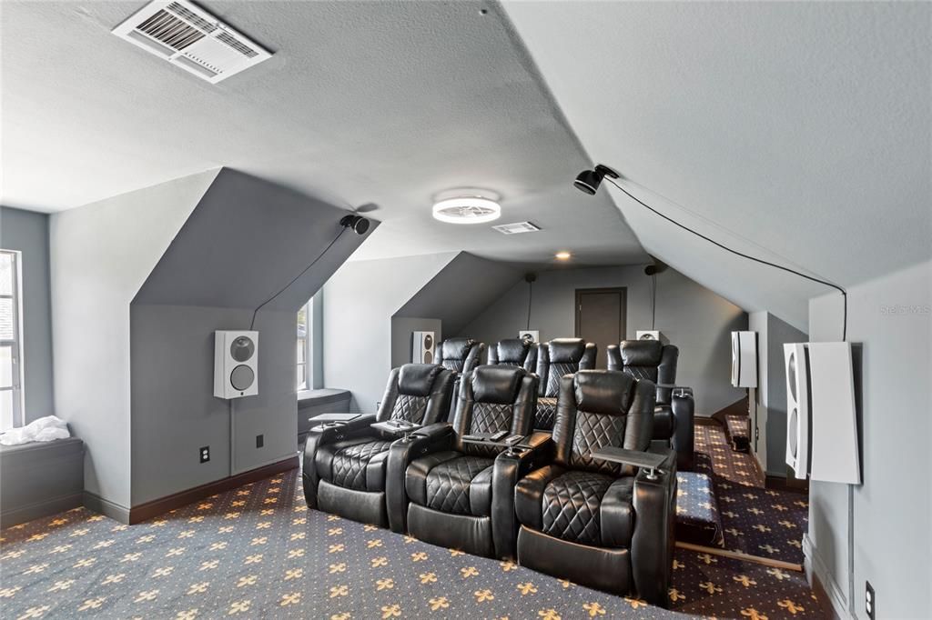 For Sale: $1,080,000 (4 beds, 4 baths, 4676 Square Feet)