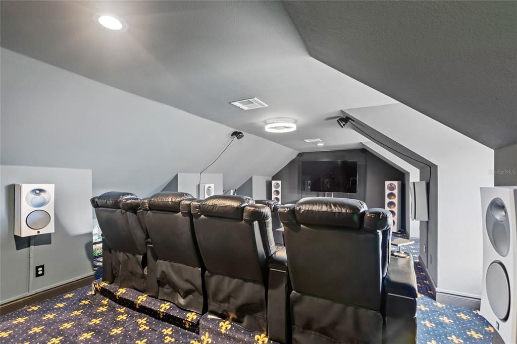 For Sale: $1,080,000 (4 beds, 4 baths, 4676 Square Feet)