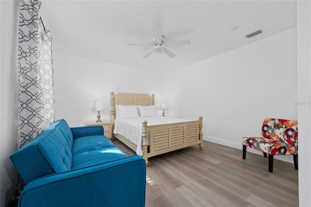 待售: $370,000 (3 贝兹, 2 浴室, 1946 平方英尺)