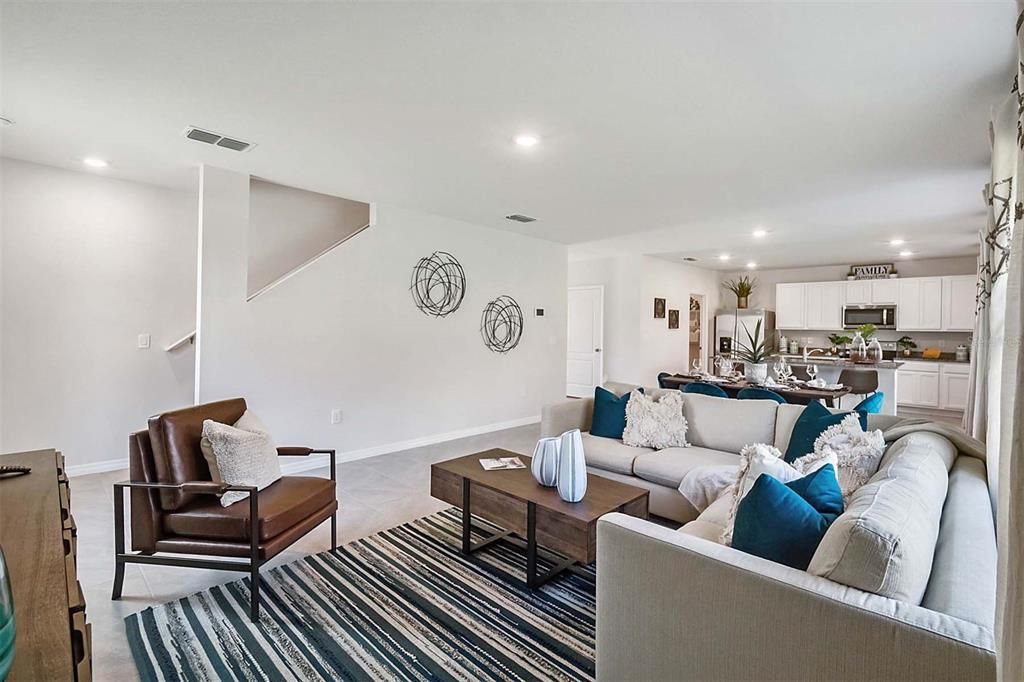 Activo con contrato: $474,990 (4 camas, 2 baños, 2432 Pies cuadrados)