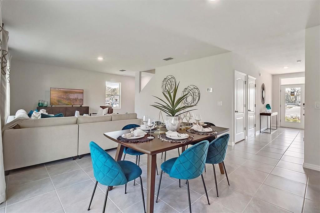 Activo con contrato: $474,990 (4 camas, 2 baños, 2432 Pies cuadrados)