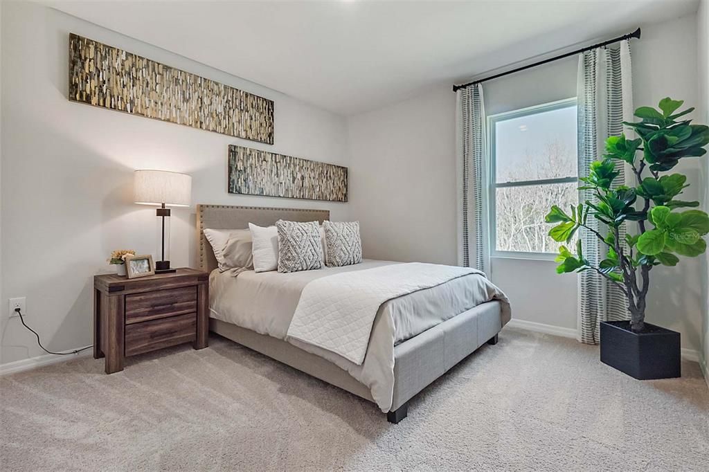 Activo con contrato: $474,990 (4 camas, 2 baños, 2432 Pies cuadrados)