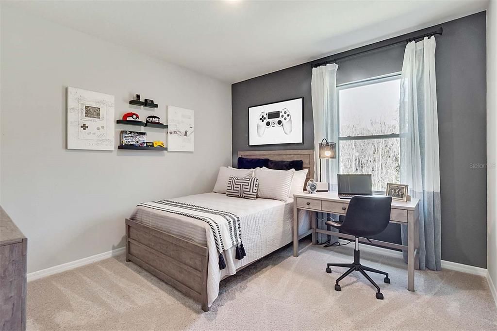 Activo con contrato: $474,990 (4 camas, 2 baños, 2432 Pies cuadrados)