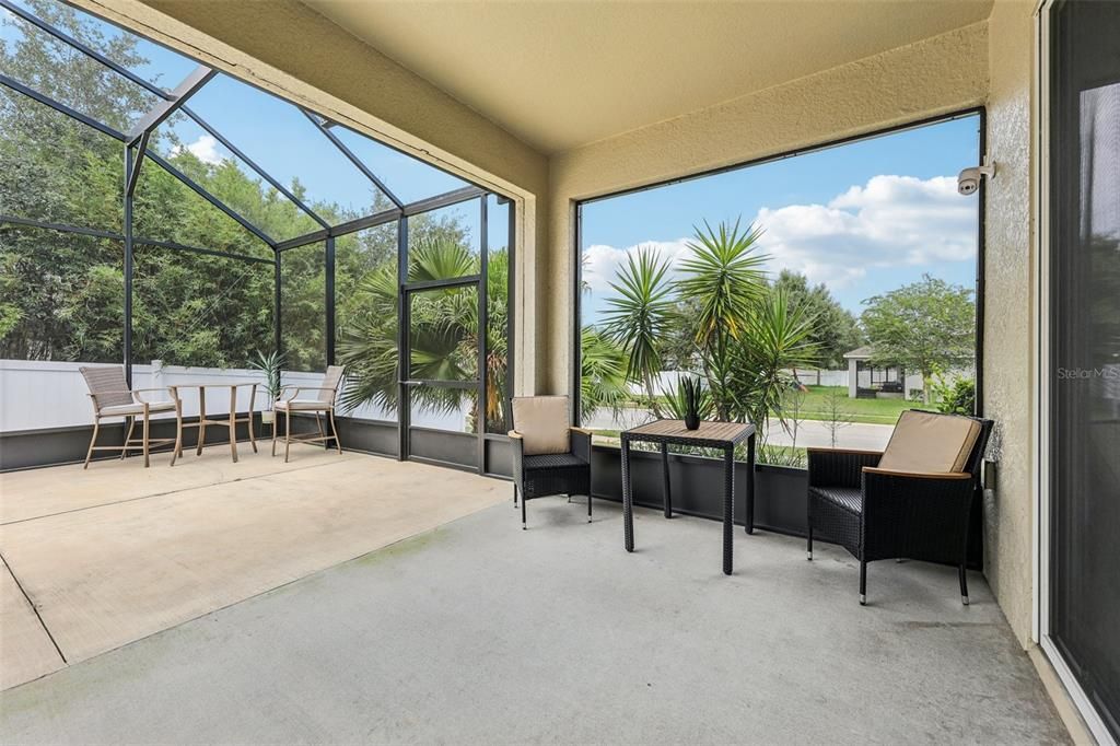 For Sale: $399,000 (4 beds, 2 baths, 2017 Square Feet)