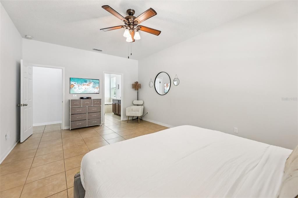 For Sale: $399,000 (4 beds, 2 baths, 2017 Square Feet)