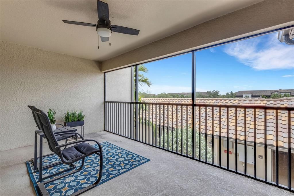 合同活跃: $459,900 (2 贝兹, 2 浴室, 1462 平方英尺)