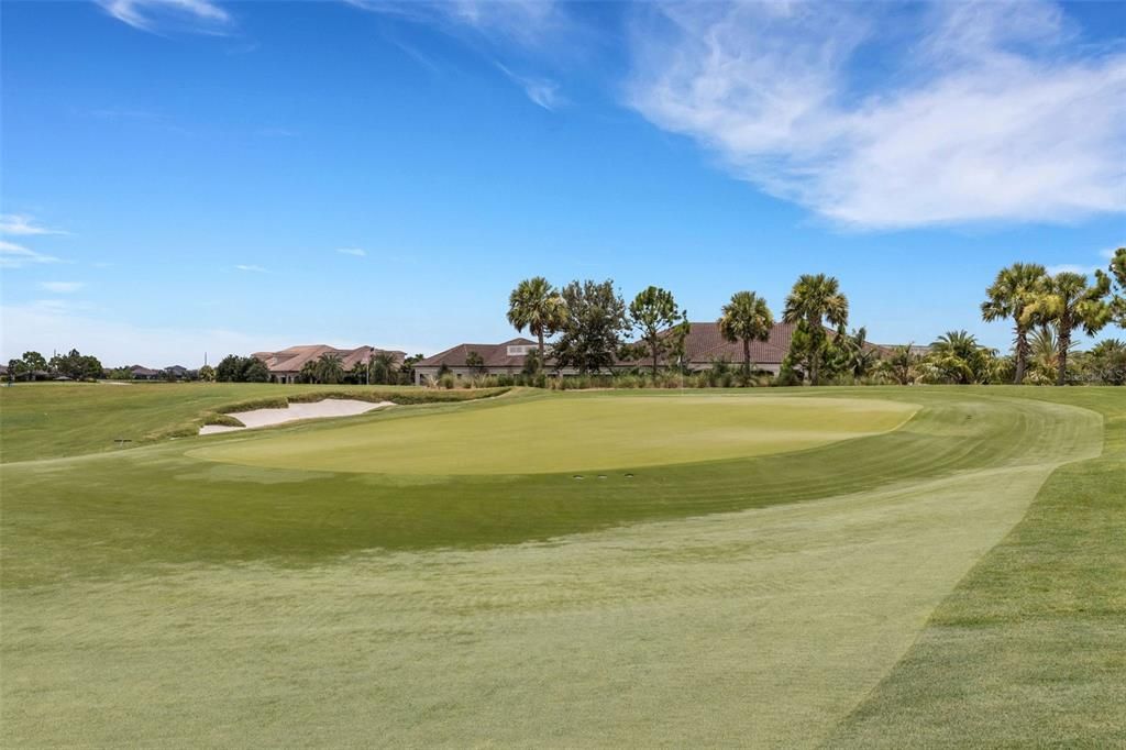 合同活跃: $459,900 (2 贝兹, 2 浴室, 1462 平方英尺)