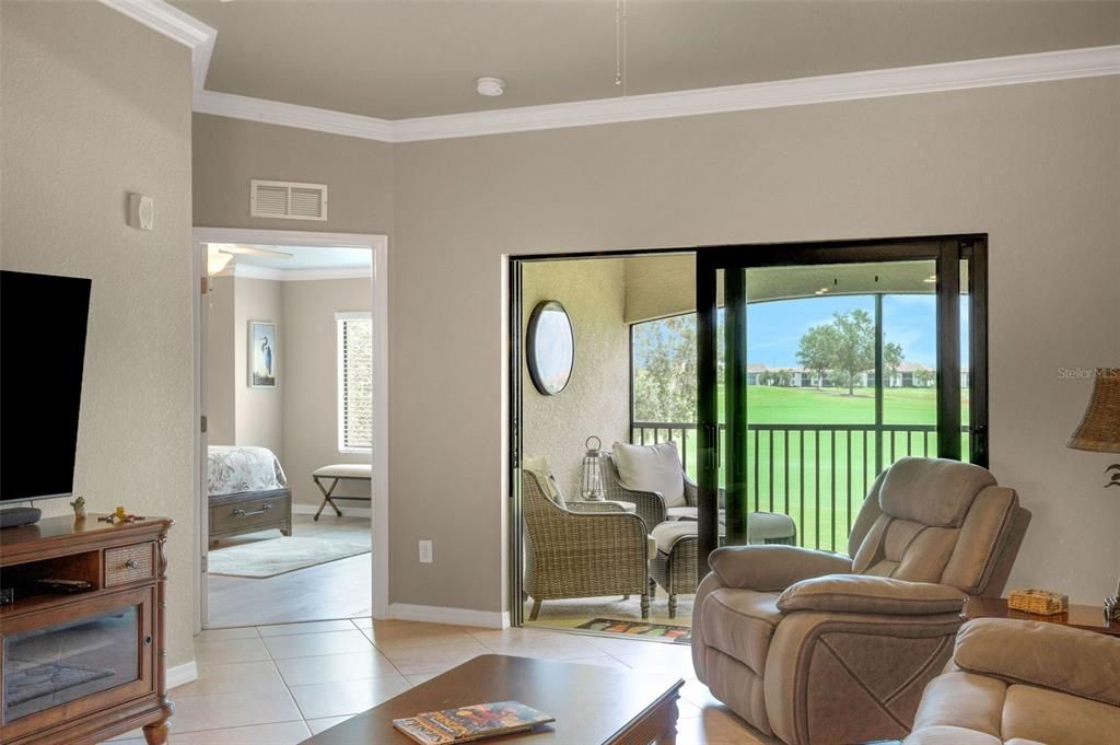 合同活跃: $459,900 (2 贝兹, 2 浴室, 1462 平方英尺)