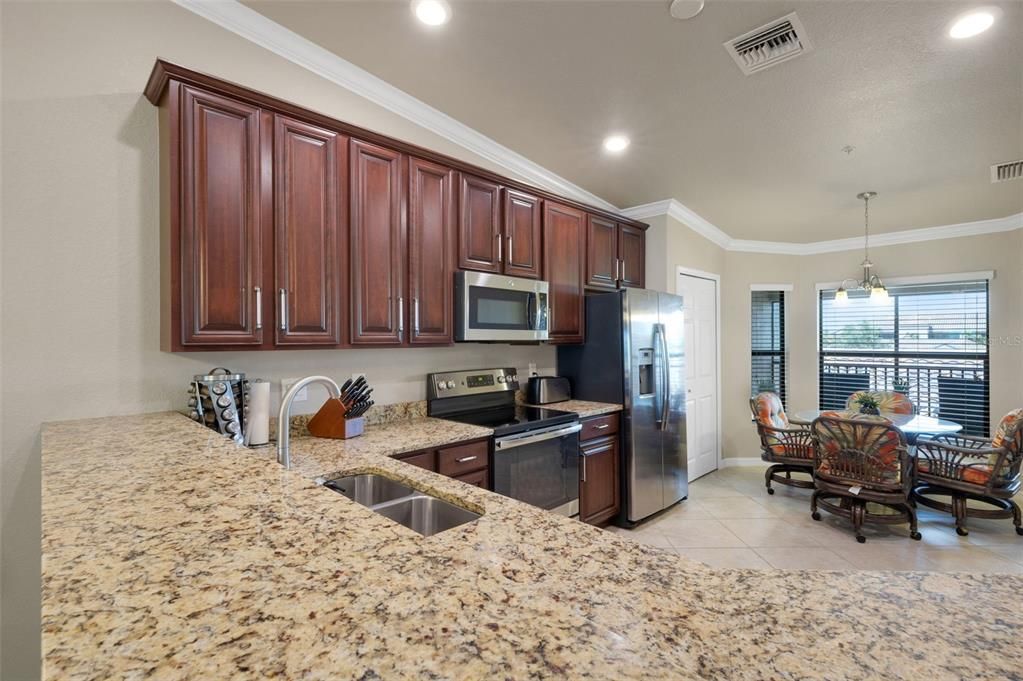 合同活跃: $459,900 (2 贝兹, 2 浴室, 1462 平方英尺)