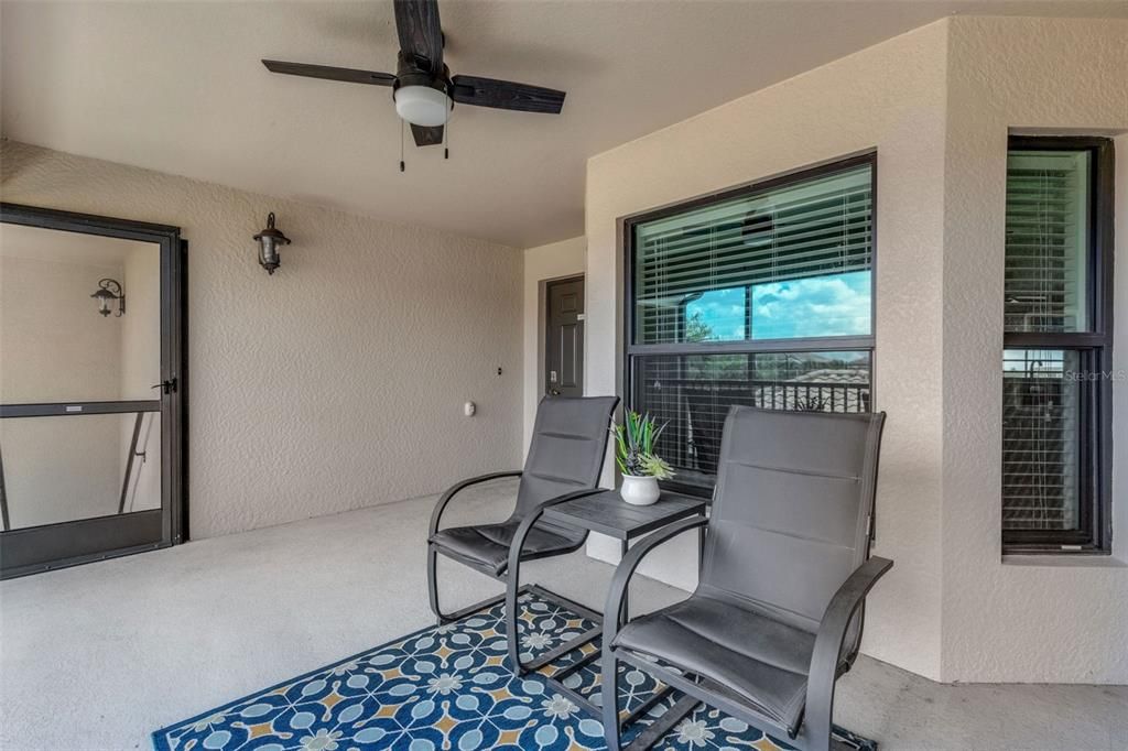 合同活跃: $459,900 (2 贝兹, 2 浴室, 1462 平方英尺)