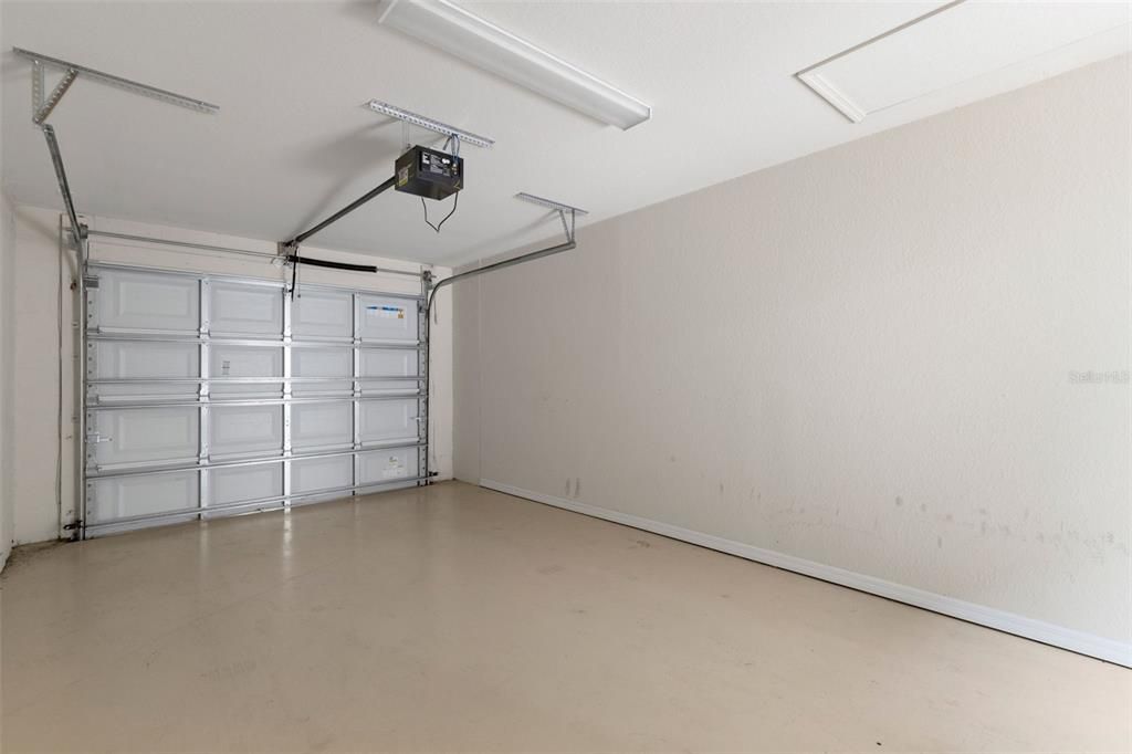 合同活跃: $459,900 (2 贝兹, 2 浴室, 1462 平方英尺)