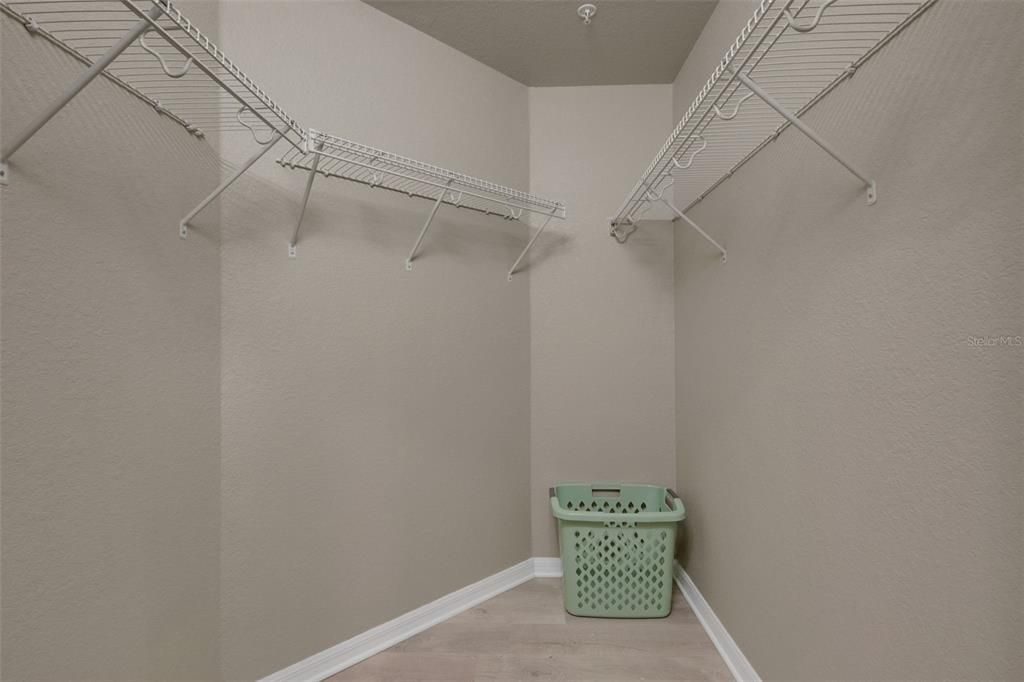 合同活跃: $459,900 (2 贝兹, 2 浴室, 1462 平方英尺)