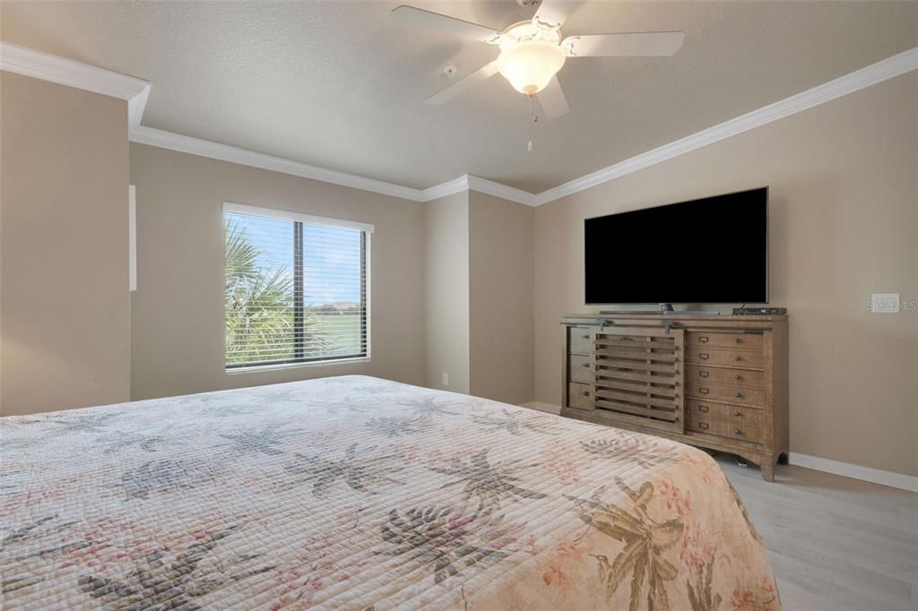 合同活跃: $459,900 (2 贝兹, 2 浴室, 1462 平方英尺)