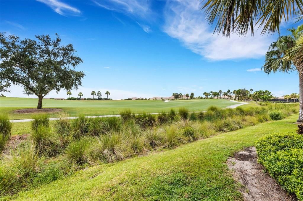 合同活跃: $459,900 (2 贝兹, 2 浴室, 1462 平方英尺)