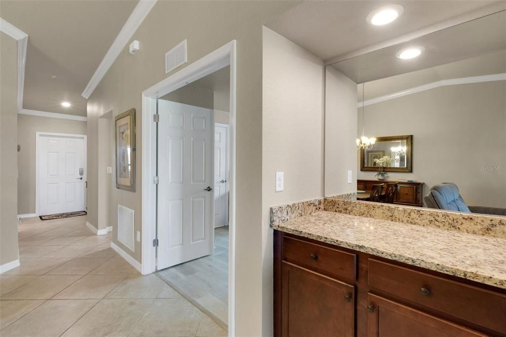 合同活跃: $459,900 (2 贝兹, 2 浴室, 1462 平方英尺)