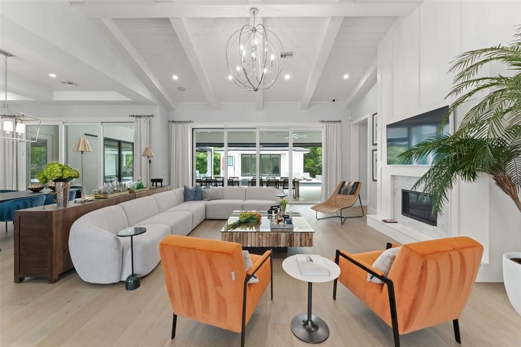 For Sale: $3,375,000 (5 beds, 5 baths, 4701 Square Feet)