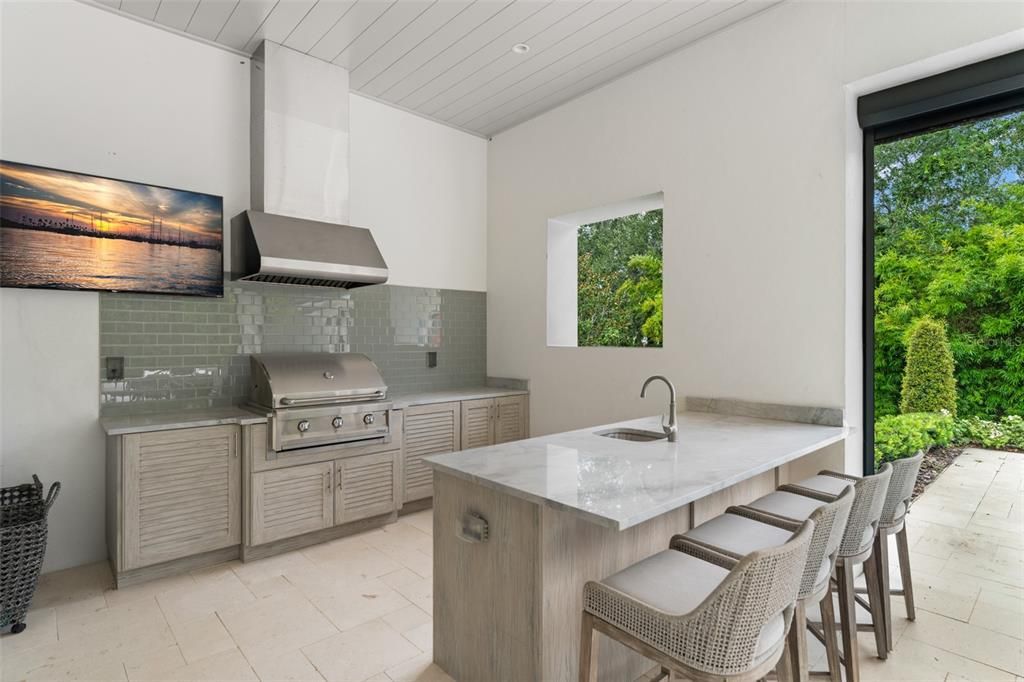 For Sale: $3,375,000 (5 beds, 5 baths, 4701 Square Feet)