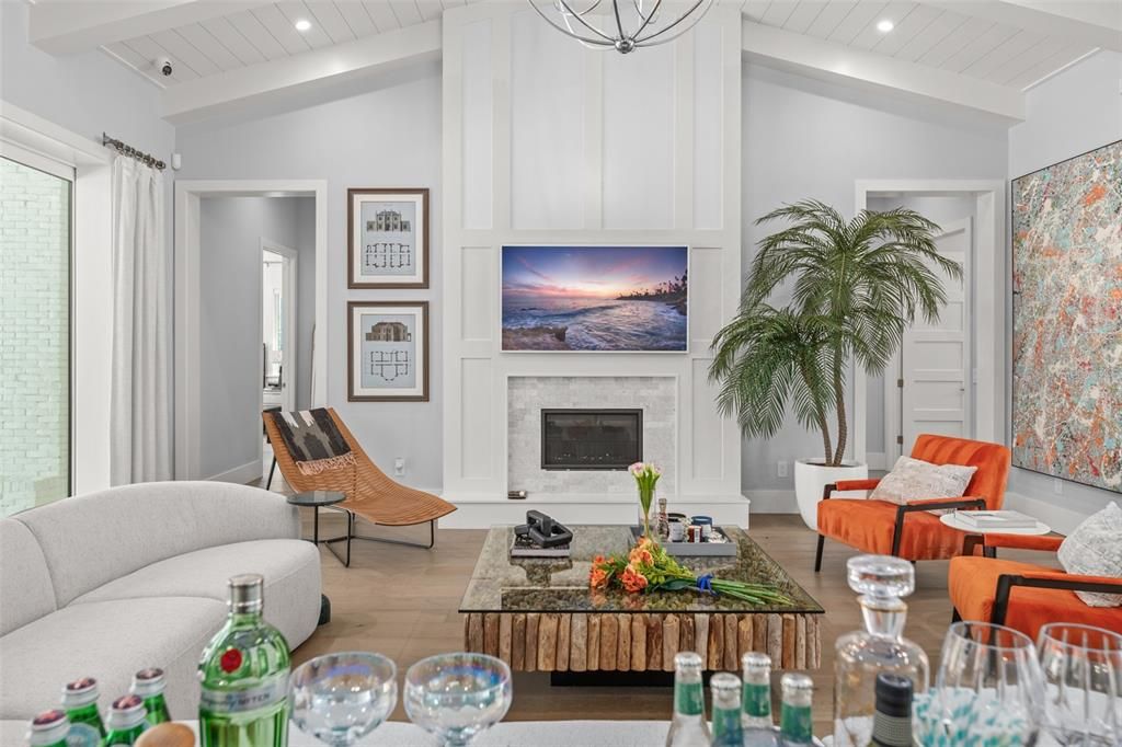 For Sale: $3,375,000 (5 beds, 5 baths, 4701 Square Feet)