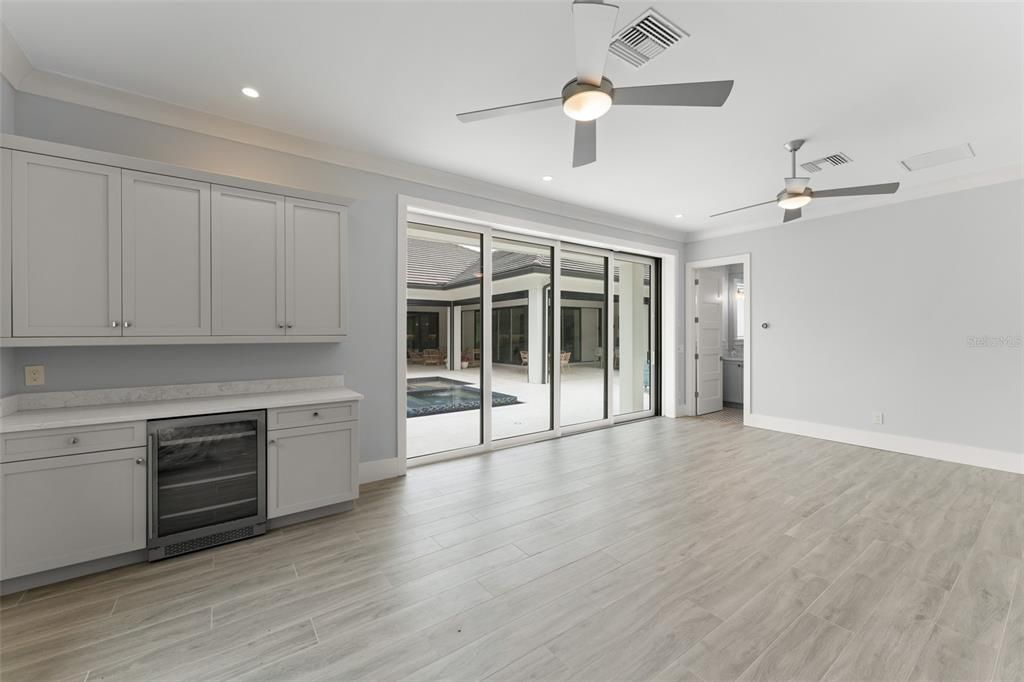 For Sale: $3,375,000 (5 beds, 5 baths, 4701 Square Feet)